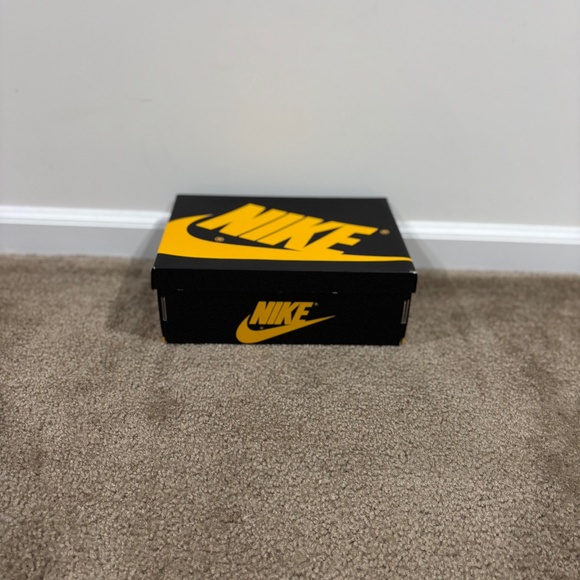 Women’s Air Jordan 1 Retro High OG “Pollen” - Picture 6 of 6